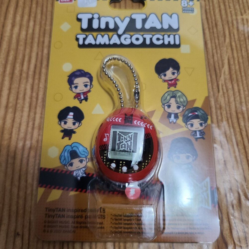 TinyTAN BanDai Tamagotchi (NEW)